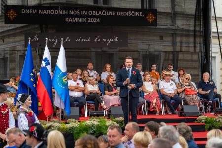 Povorka ob dnevih narodnih noš in oblačilne dedščine (28)